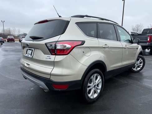 Used 2018 Ford Escape SE w/ Ford Safe & Smart Package image 3