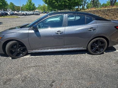 Used 2023 Nissan Sentra SR w/ Midnight Edition Package FWD image 2
