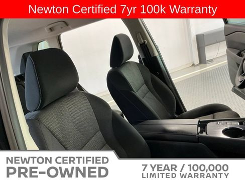 Used 2025 Nissan Rogue SV FWD image 14