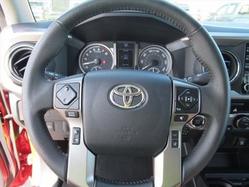 Used 2023 Toyota Tacoma SR5 w/ Technology Package AWD/4WD image 20