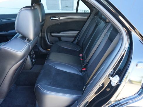 Used 2012 Chrysler 300 SRT8 image 39