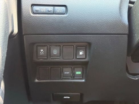 Used 2020 Nissan Rogue S FWD image 10
