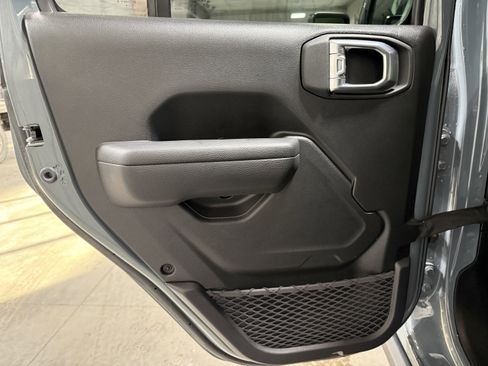 Used 2024 Jeep Wrangler Unlimited Rubicon 4xe w/ Technology Group image 19