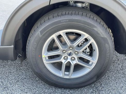 New 2026 Ford Explorer Active RWD image 7