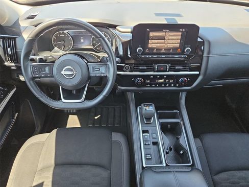 Used 2022 Nissan Pathfinder SV FWD image 12