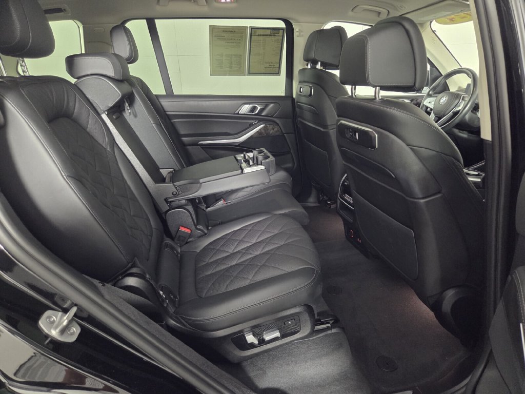 Used 2024 BMW X7 xDrive40i AWD/4WD image 29