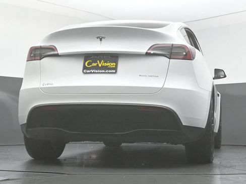 Used 2023 Tesla Model Y Long Range AWD/4WD image 44