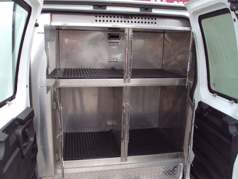 Used 2013 GMC Savana 1500 AWD image 37