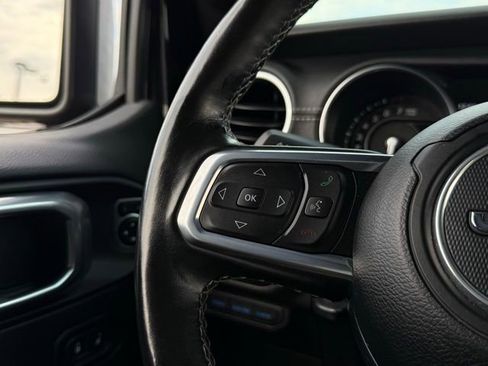 Used 2022 Jeep Wrangler Unlimited Sahara w/ Cold Weather Group image 10