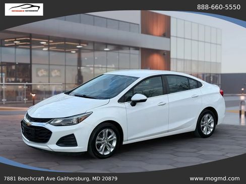 Used 2019 Chevrolet Cruze LT w/ Convenience Package FWD image 7