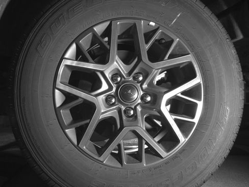 Used 2025 Jeep Wrangler Sahara image 14