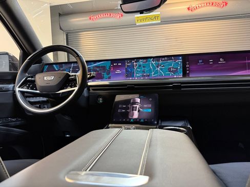 New 2026 Cadillac Escalade ESV Luxury w/ Touring Package image 4