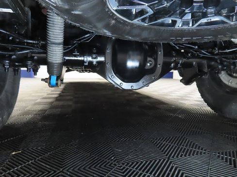 Used 2024 GMC Sierra 2500 AT4X image 9