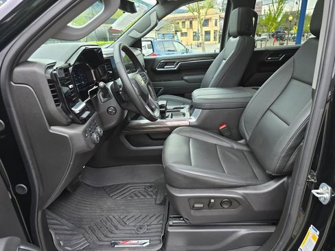 Used 2025 Chevrolet Silverado 1500 LTZ w/ LTZ Premium Package AWD/4WD image 30