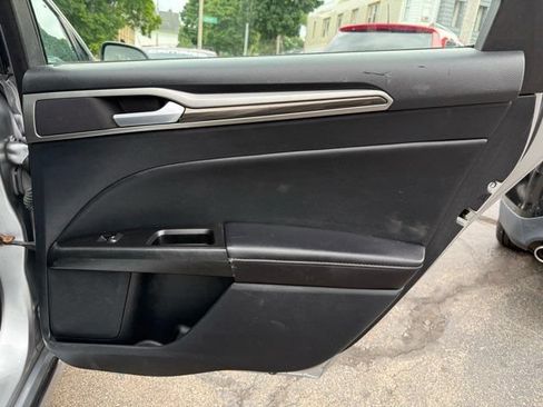 Used 2020 Ford Fusion SEL FWD image 18