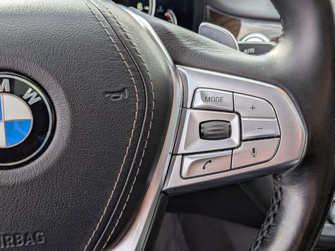 Used 2019 BMW 740i image 19