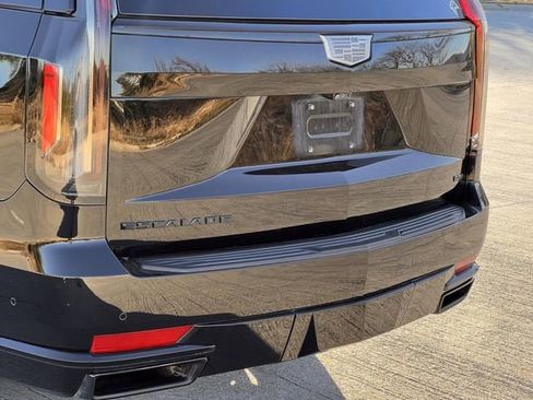 Certified 2023 Cadillac Escalade Sport w/ Touring Package image 8