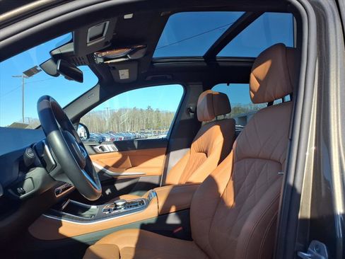 Used 2025 BMW X5 xDrive50e w/ M Sport Package image 7