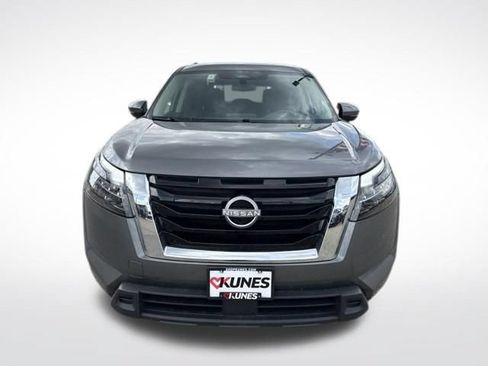 Used 2025 Nissan Pathfinder SV AWD/4WD image 5