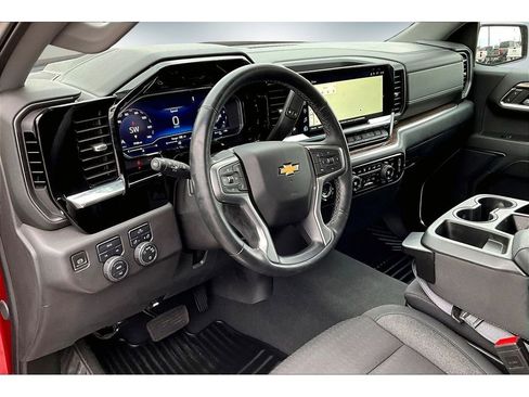 Used 2024 Chevrolet Silverado 1500 LT image 16