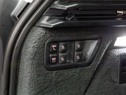 Used 2023 BMW X7 xDrive40i w/ Executive Package image 52