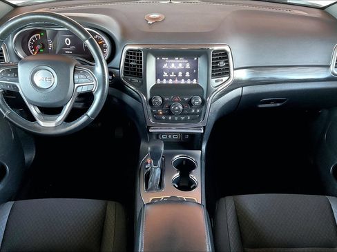 Used 2020 Jeep Grand Cherokee Laredo AWD/4WD image 7