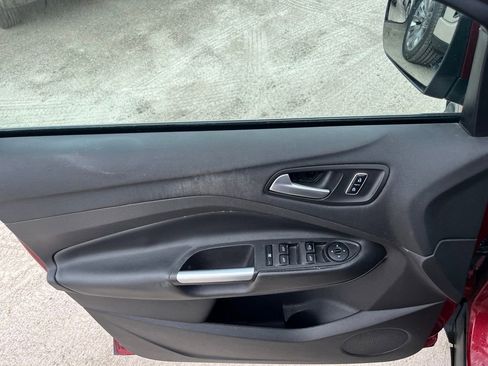Used 2016 Ford Escape SE w/ Equipment Group 201A AWD/4WD image 17