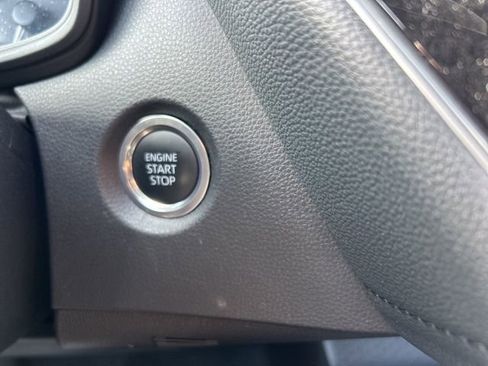 Used 2025 Toyota Corolla SE image 14