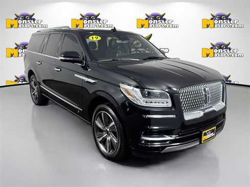Used 2019 Lincoln Navigator L Reserve image 3