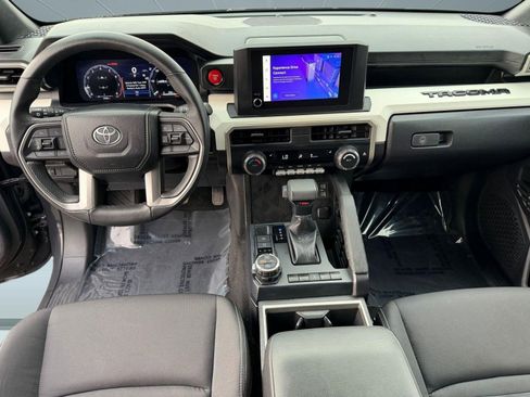 Used 2024 Toyota Tacoma TRD Off-Road image 25