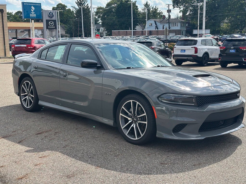 Used 2023 Dodge Charger R/T w/ Technology Group RWD image 3