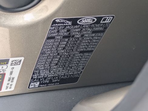 New 2026 Land Rover Range Rover Velar Dynamic SE image 35