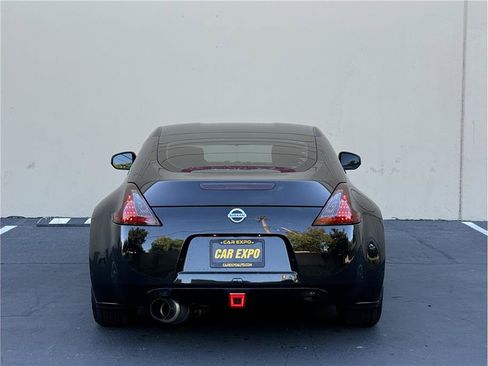 Used 2017 Nissan 370Z Coupe image 5