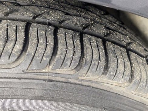 Used 2022 Kia Forte LXS w/ LXS Technology Package image 9