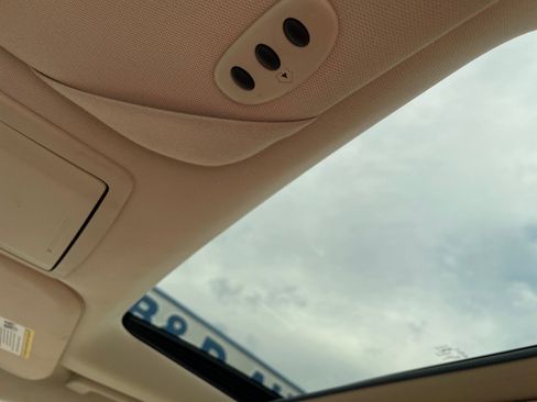 Used 2015 Lincoln MKS AWD w/ Equipment Group 201A image 19