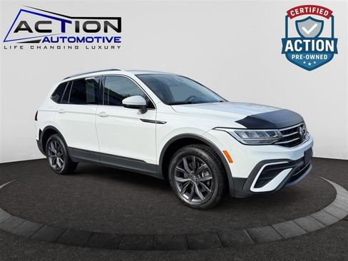 Used 2022 Volkswagen Tiguan SE image 1