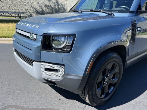 Used 2022 Land Rover Defender 110 SE image 12