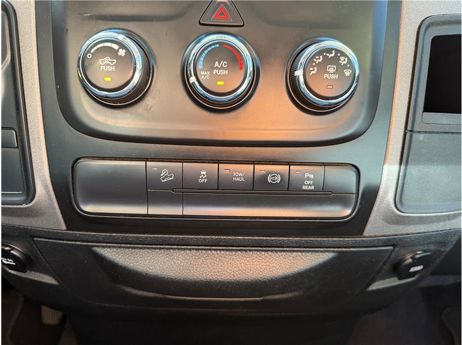 Used 2018 RAM 2500 Tradesman w/ Chrome Appearance Group AWD/4WD image 24