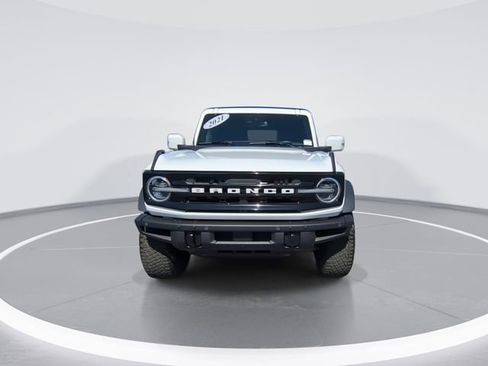 Used 2021 Ford Bronco Outer Banks w/ Sasquatch Package AWD/4WD image 3