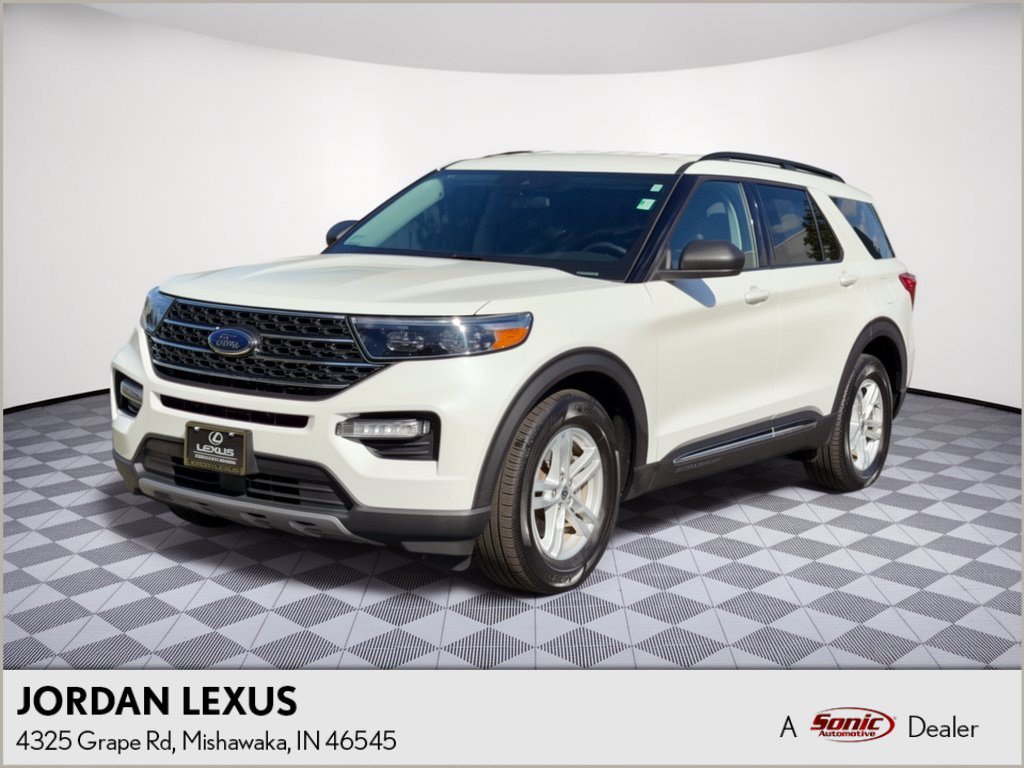 Used 2024 Ford Explorer XLT w/ Equipment Group 202A RWD image 1