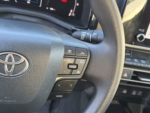 Used 2025 Toyota Camry LE FWD image 31