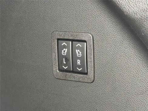Certified 2023 Buick Enclave Avenir w/ Avenir Technology Package FWD image 18