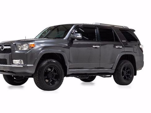 Used 2011 Toyota 4Runner Limited AWD/4WD image 2
