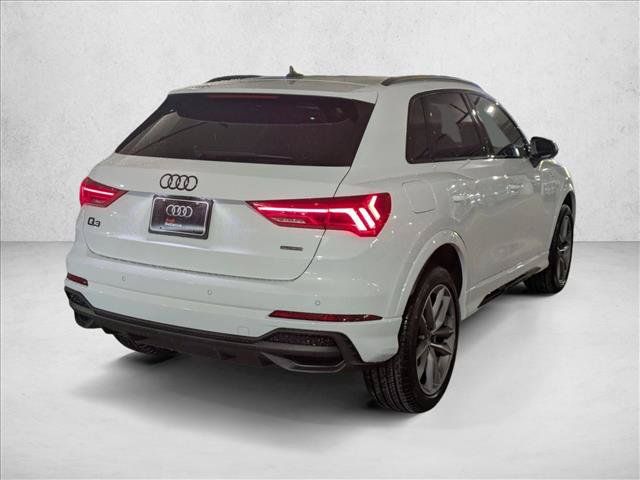 Used 2025 Audi Q3 2.0T Premium w/ Black Optic Sport Package AWD/4WD image 2