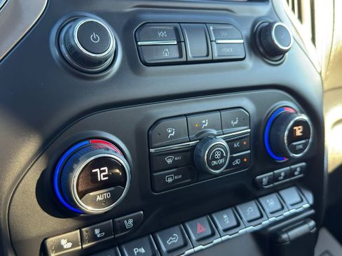 Used 2022 Chevrolet Silverado 2500 High Country image 38