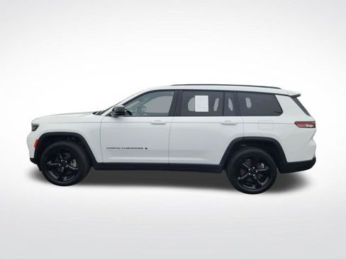 Used 2023 Jeep Grand Cherokee L Laredo AWD/4WD image 2
