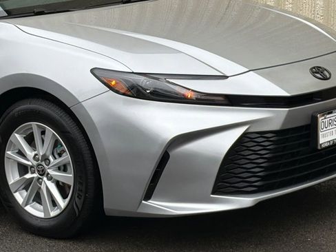 Used 2025 Toyota Camry LE w/ Convenience Package image 2