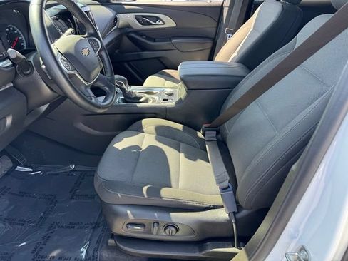 Certified 2023 Chevrolet Traverse LT FWD image 16