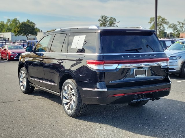 Certified 2022 Lincoln Navigator 4WD image 3