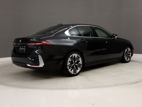 New 2026 BMW 530i RWD image 7